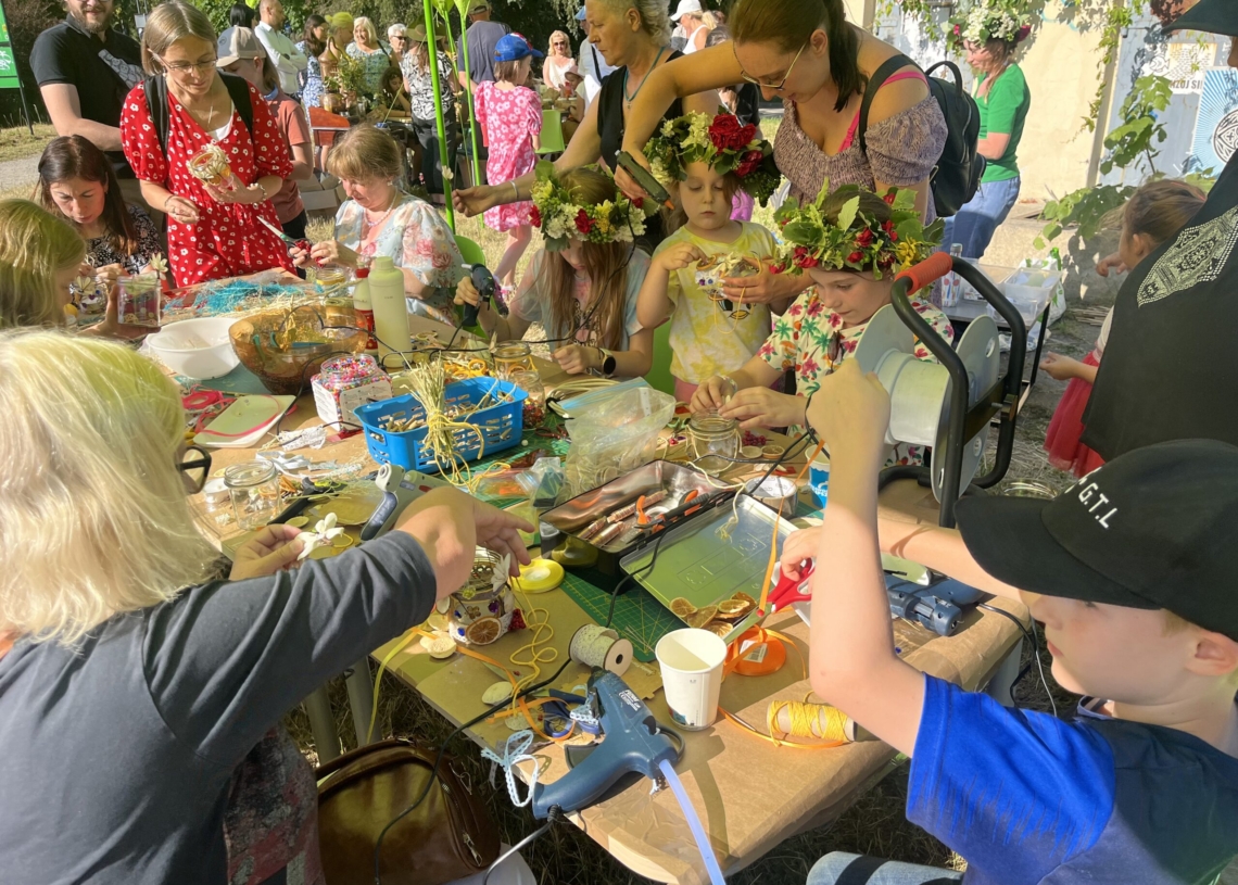 Piknik z okazji letniego przesilenia w Parku Ocalałych w Łodzi