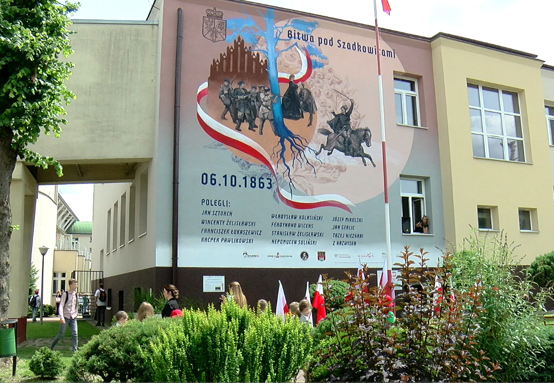 Odsłonięto mural na szkole w Szadku