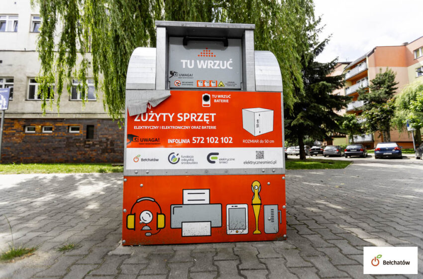 Bełchatów: w kilkunastu lokalizacjach ustawiono czerwone pojemniki na elektrośmieci 1 Pojemnik na elektrośmieci