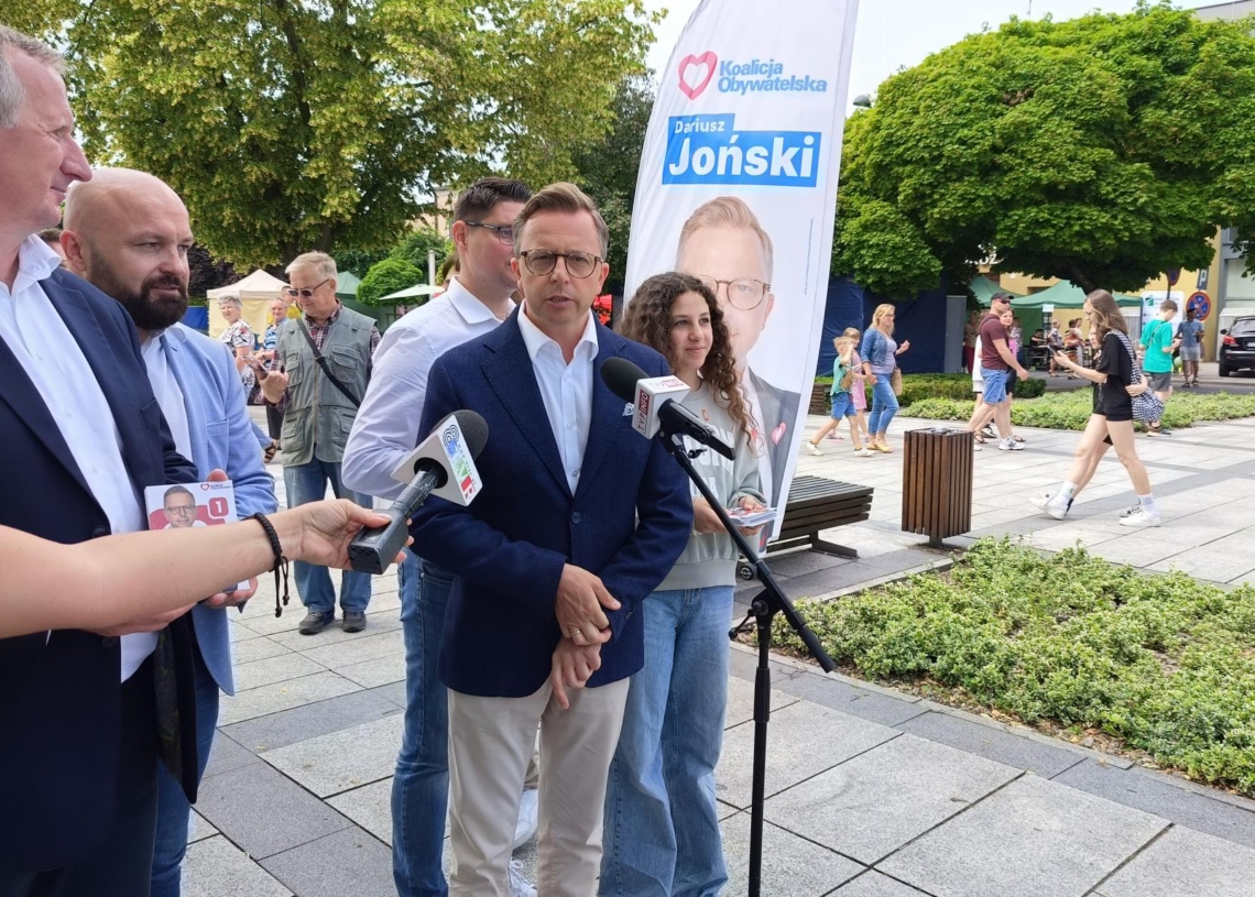 Dariusz Joński na spotkaniu wyborczym w Łasku