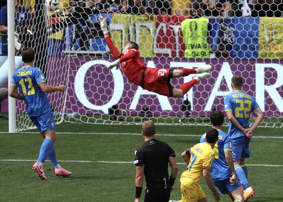 Dzień niespodzianek na Euro 2024. Zaskakujące wyniki w grupie E, męczarnie Francuzów i kontuzja Mbappe 1 Dzień niespodzianek na Euro 2024