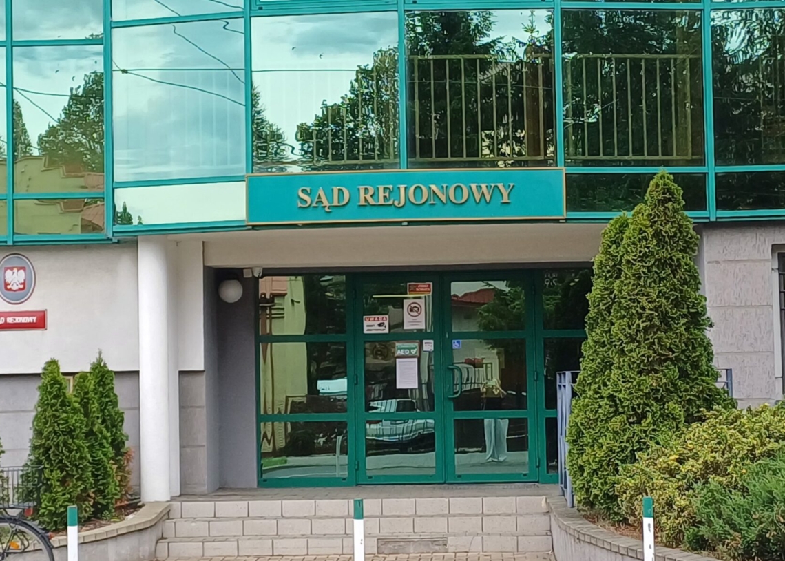 Bełchatowski Sąd Rejonowy uznał winnym mężczyznę, który odpowiadał w sprawie śmierci kota 1 Bełchatowski sąd uznał, że mężczyzna jest winny śmierci kota