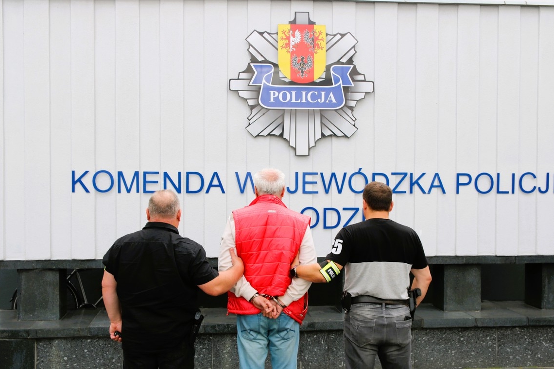 Zatrzymano 13 osób podejrzanych o korupcję menadżerską. Wśród nich prezesi łódzkich spółdzielni mieszkaniowych 1 Zatrzymano prezesów spółdzielni mieszkaniowych w Łodzi