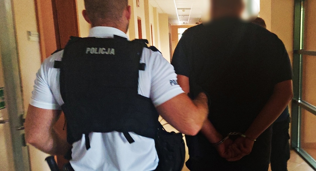 Tomaszów Mazowiecki: Areszt dla posiadacza narkotyków i broni