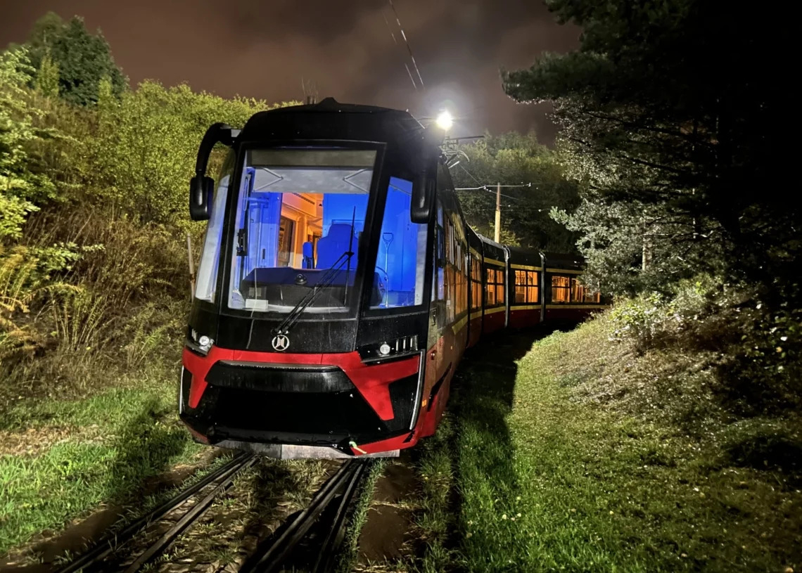 Tylko poznańska firma Modertrans chce dostarczyć do Łodzi 15 nowych tramwajów 1 Zmiany w MPK. Od poniedziałku tramwaje nie pojadą na Stoki