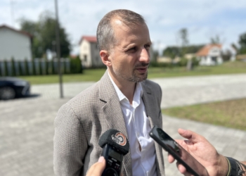 Wiceminister klimatu i środowiska Mikołaj Dorożała w Złoczewie