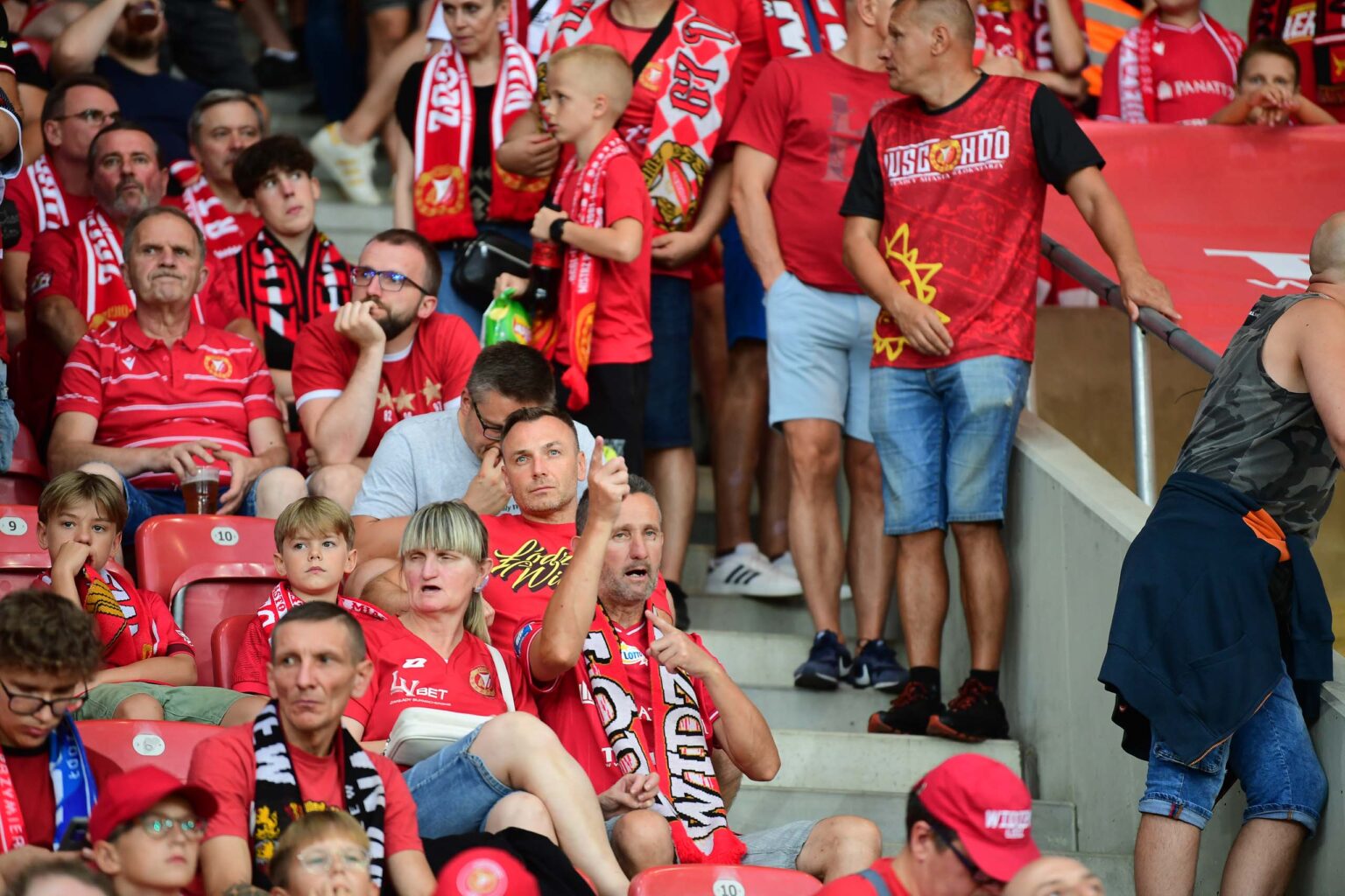 Kibice na meczu Widzew Lodz vs Lech Poznan Fot Sebastian Szwajkowski 10 1