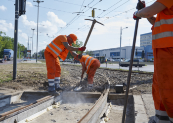 Trwają prace torowe na Teofilowie i na rondzie Lotników Lwowskich