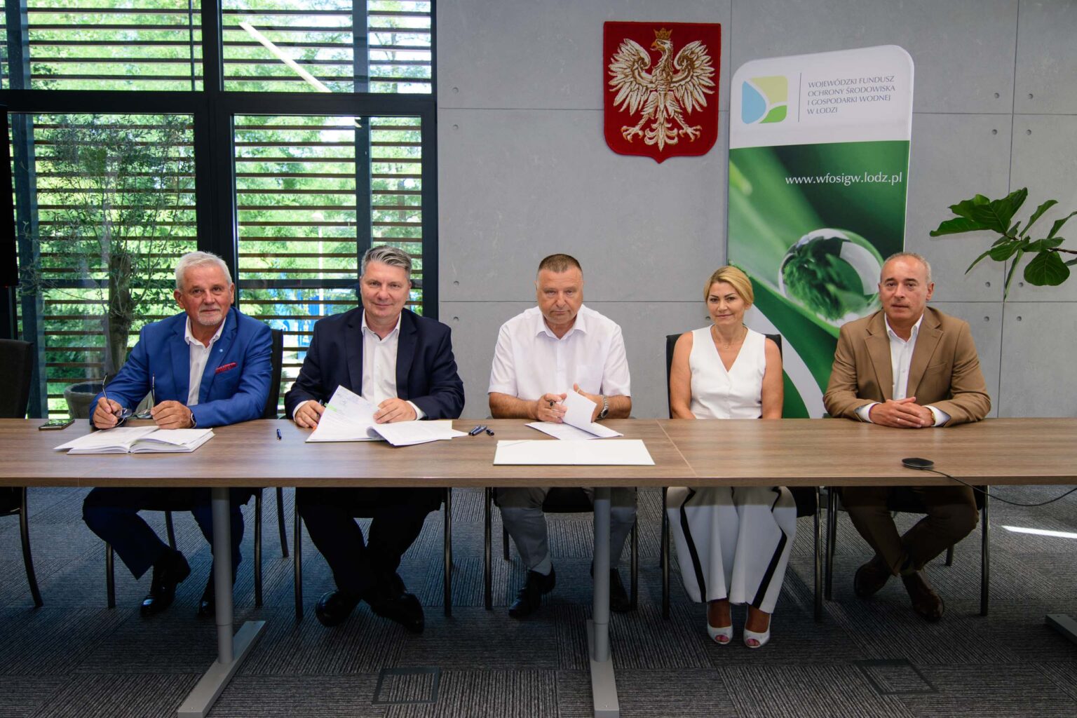 Oczyszczalnia ścieków w Brzezinach zostanie rozbudowana 5 Umowa-rozbudowy-oczyszczalni-ścieków-w-Brzezinach-Fot-Sebastian-Szwajkowski (1)