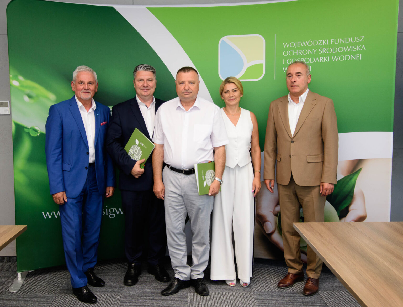 Oczyszczalnia ścieków w Brzezinach zostanie rozbudowana 4 Umowa-rozbudowy-oczyszczalni-ścieków-w-Brzezinach-Fot-Sebastian-Szwajkowski (2)