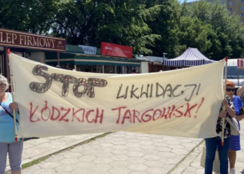 Mieszkańcy wieżowca przy Wodnym Rynku w Łodzi protestują. Nie chcą, aby na miejscu parkingu powstał apartamentowiec