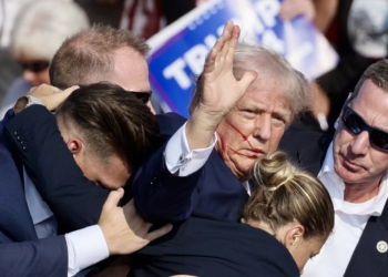 Zamach na Donalda Trumpa. Były prezydent USA postrzelony na wiecu