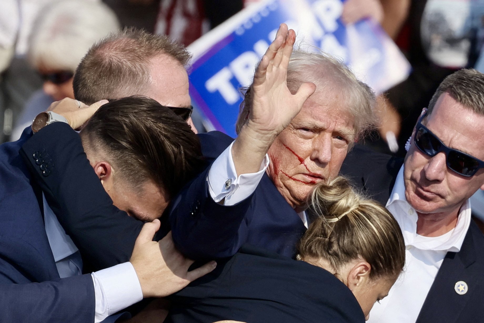 Zamach na Donalda Trumpa. Były prezydent USA postrzelony na wiecu