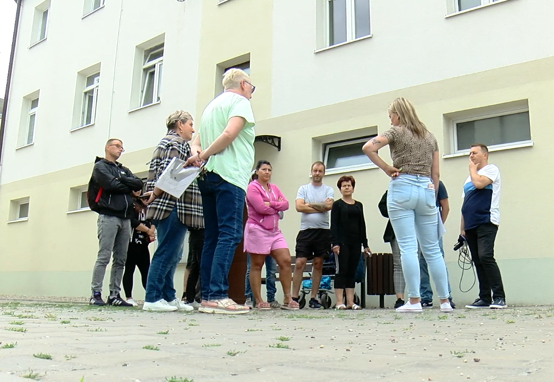 Zduńska Wola: mieszkańcy ocieplonych kamienic muszą dopłacić za ciepło nawet 2,4 tys. zł 1 Wysokie dopłaty za ciepło w Zduńskiej Woli