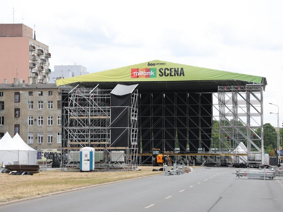Łódź Summer Festival 2024. Budowa sceny i utrudnienia w ruchu na Kościuszki i Radwańskiej 1 Łódź Summer Festival 2024. Budowa sceny i utrudnienia w ruchu na Kościuszki i Radwańskiej