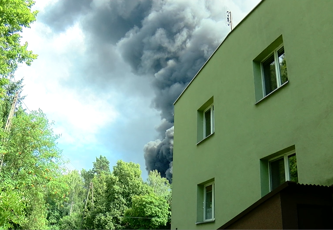 Pożar składowiska odpadów w miejscowości Wola Łaska. Są poszkodowani
