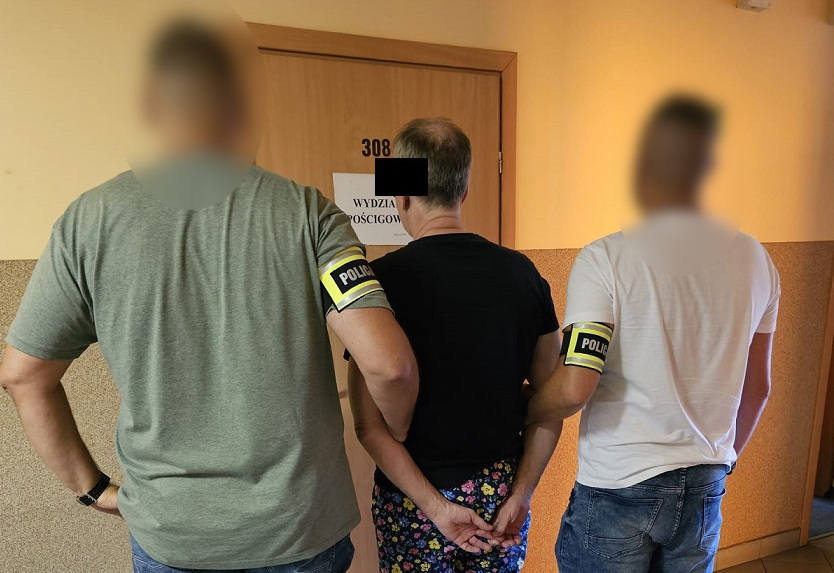 Ukrywał się od 2010 roku, najbliższe 15 lat spędzi w więzieniu 1 Ukrywał się od 2010 roku, najbliższe 15 lat spędzi w więzieniu
