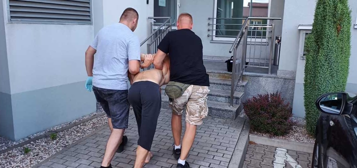Nie żyje 20-latek podpalony w Opocznie. Prokuratura zmienia zarzuty