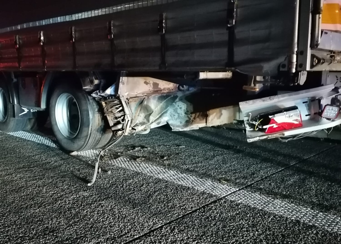 Wypadek na drodze S8 między węzłami Złoczew-Sieradz w kierunku Warszawy