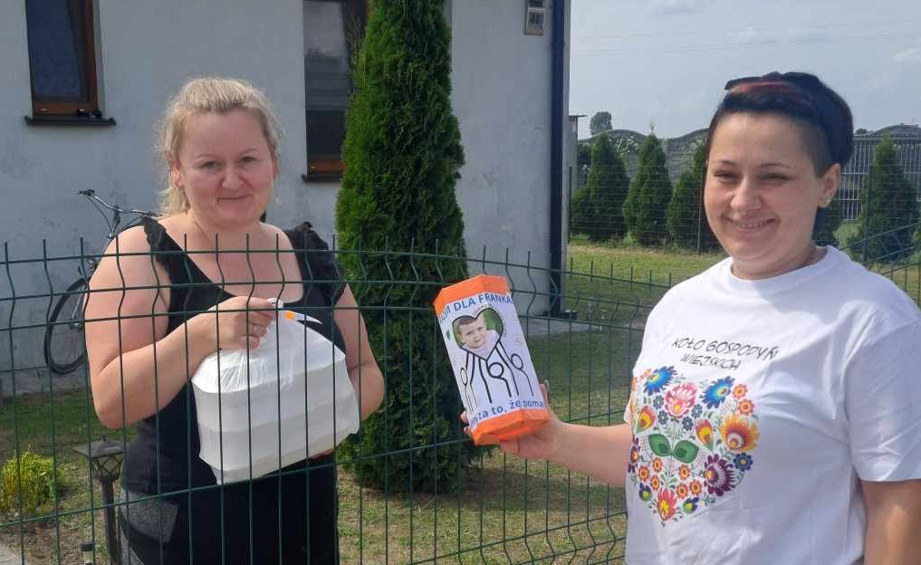 Akcja „Niedzielny obiad z dowozem” zakończona sukcesem. Członkinie KGW Wyszanów gotowały i zbierały pieniądze dla 4-letniego Franka 1 Akcja „Niedzielny obiad z dowozem” zakończona sukcesem. Członkinie KGW Wyszanów gotowały i zbierały pieniądze dla 4-letniego Franka