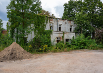 Skierniewice: Stowarzyszenie „Wspólna Troska” stworzy w budynku dawnych koszar mieszkania wspomagane 2 Fundacja Wspólna Troska wybuduje mieszkania wspomagane w dawnych koszarach