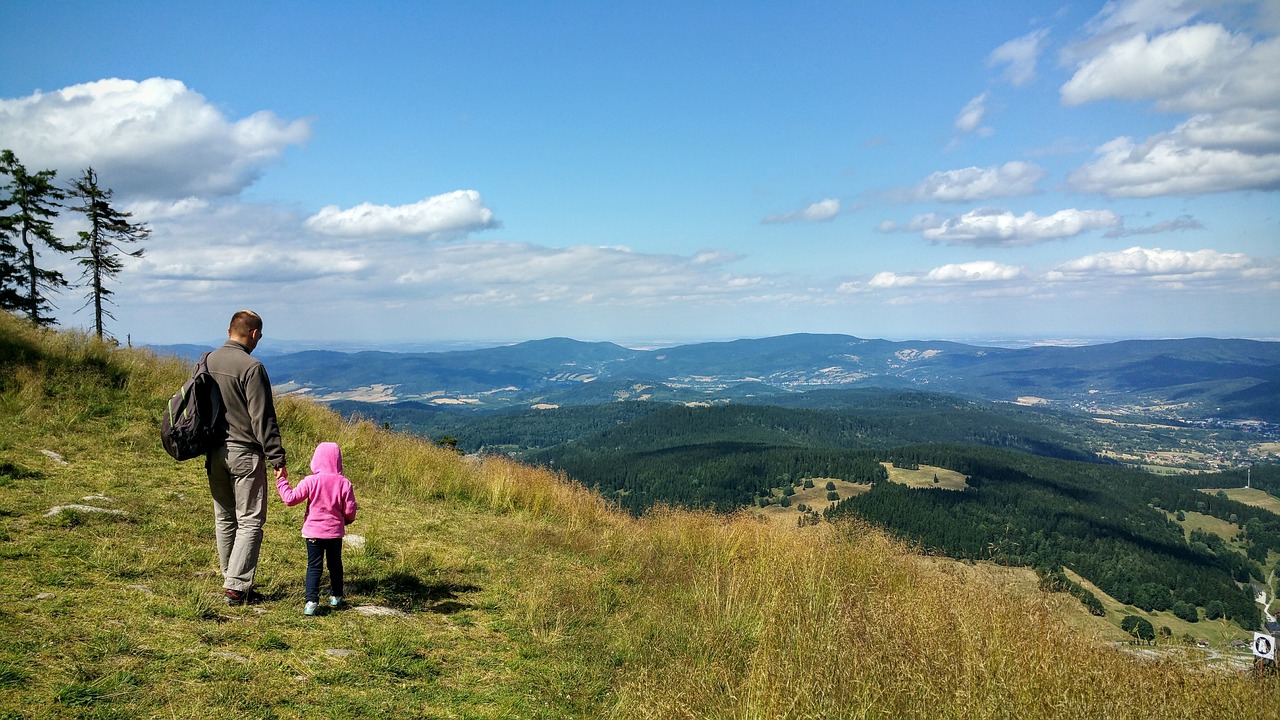 Bagaż podręczny. Podróż dziecka z jednym rodzicem