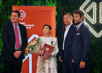 Eri Iwamoto-Bukowian odznaczona przez Ministerstwo Rozwoju i Technologii