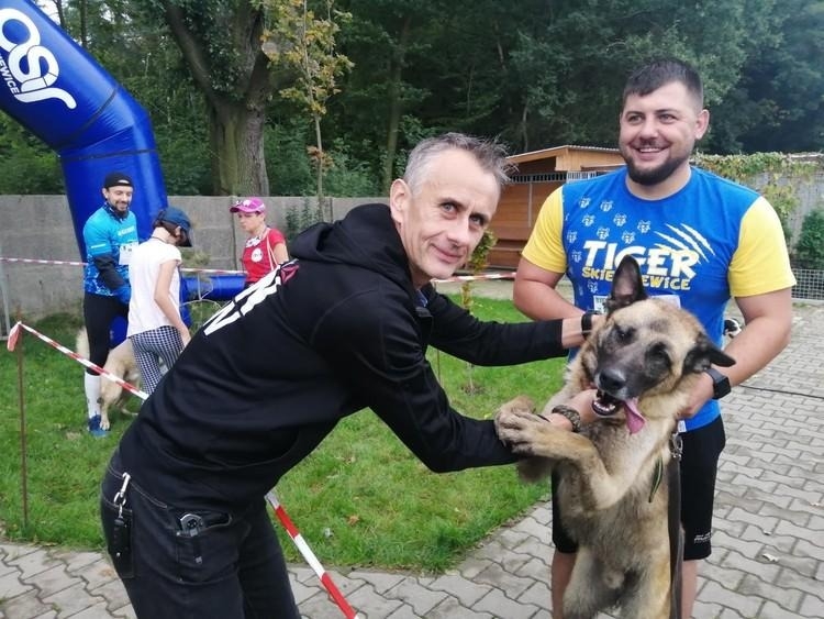 Bieg z PSYjacielem ze schroniska w Skierniewicach 1 Bieg z PSYjacielem ze schroniska w Skierniewicach