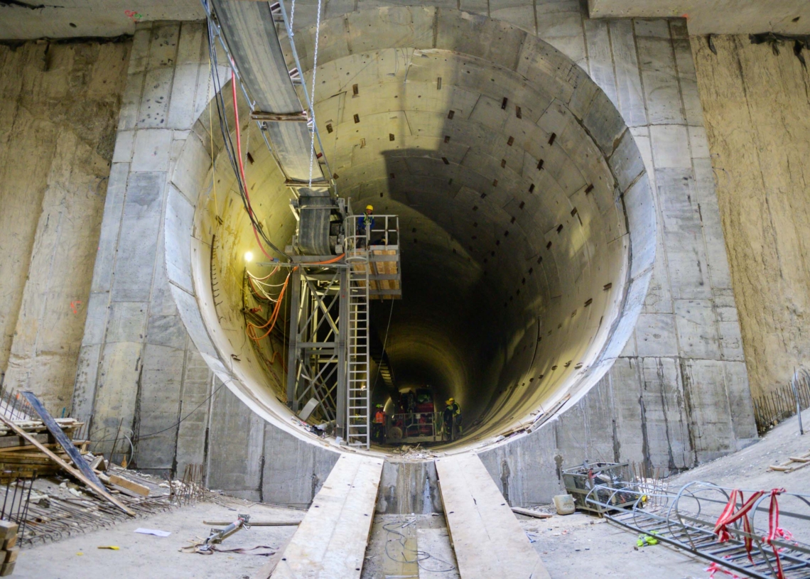 Inwestycje PKP w Łódzkiem. Tunel pod Łodzią i co jeszcze? 1 Tunel pod Łodzią. Podczas drążenia w kamienicy przy 1 maja zapadła się podłoga