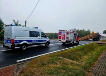 Wypadek na DK 74 w Gomulinie.
