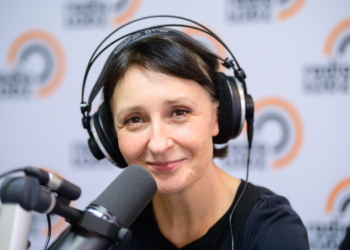 Iza Berkowska w studiu Radia Łódź