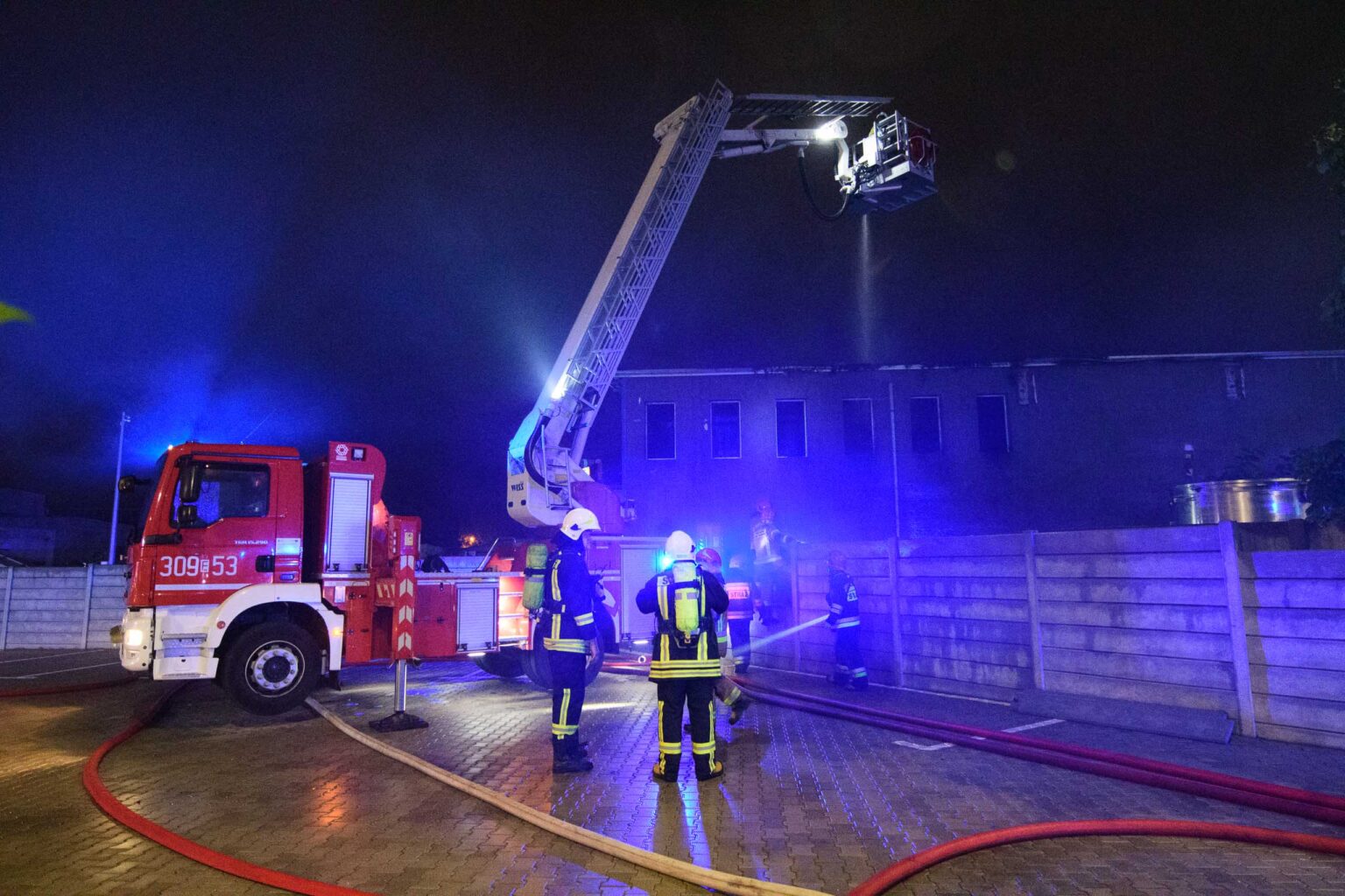 Pozar hali na Szczecinskiej Fot Sebastian Szwajkowski 10