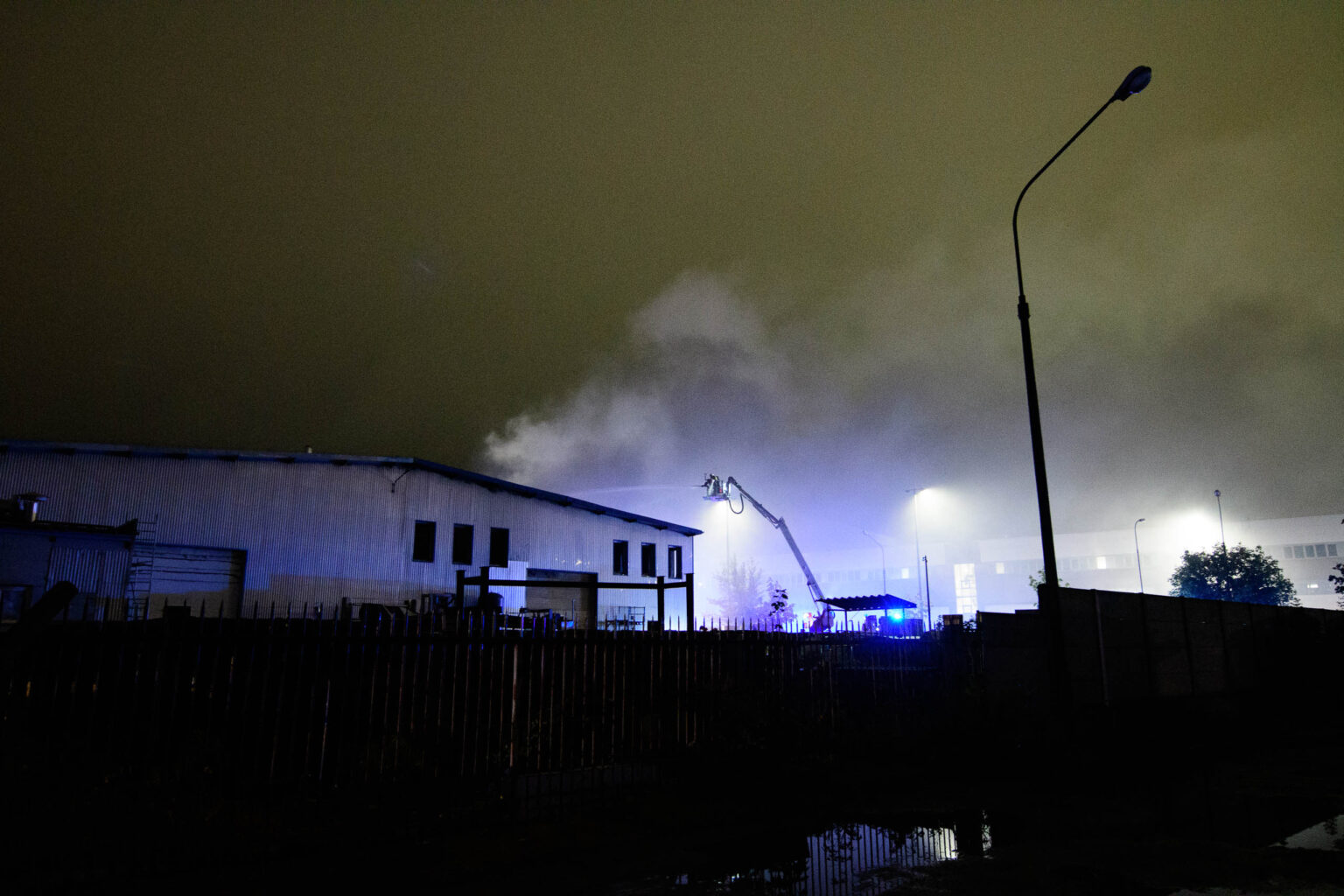 Pozar hali na Szczecinskiej Fot Sebastian Szwajkowski 20