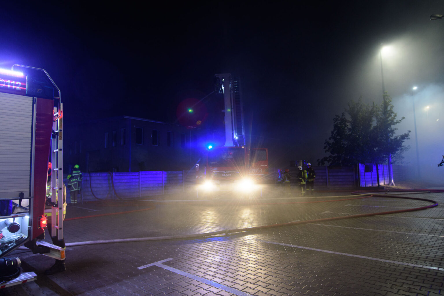 Pozar hali na Szczecinskiej Fot Sebastian Szwajkowski 3