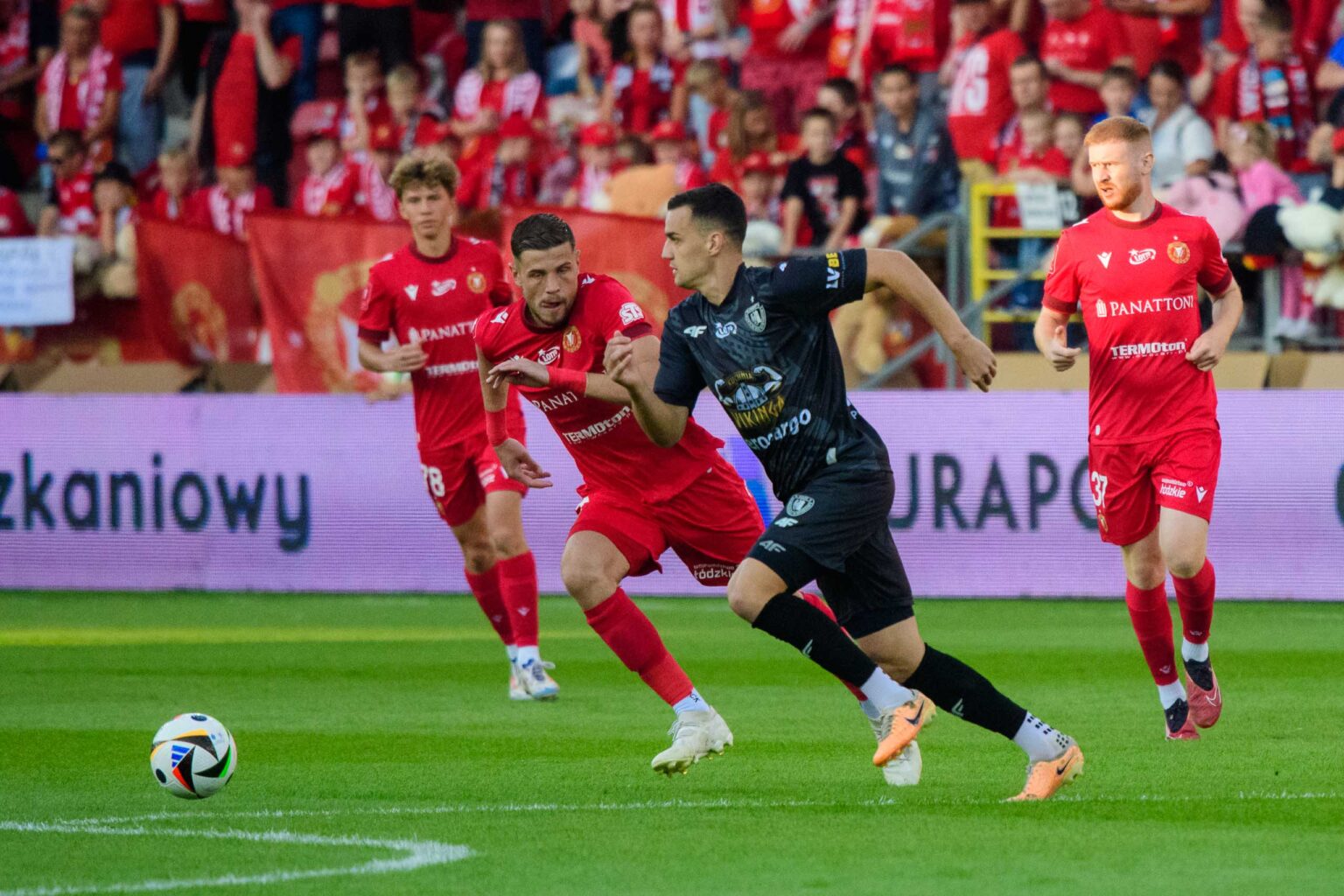 Widzew Lodz vs Piast Gliwice Fot Sebastian Szwajkowski 2