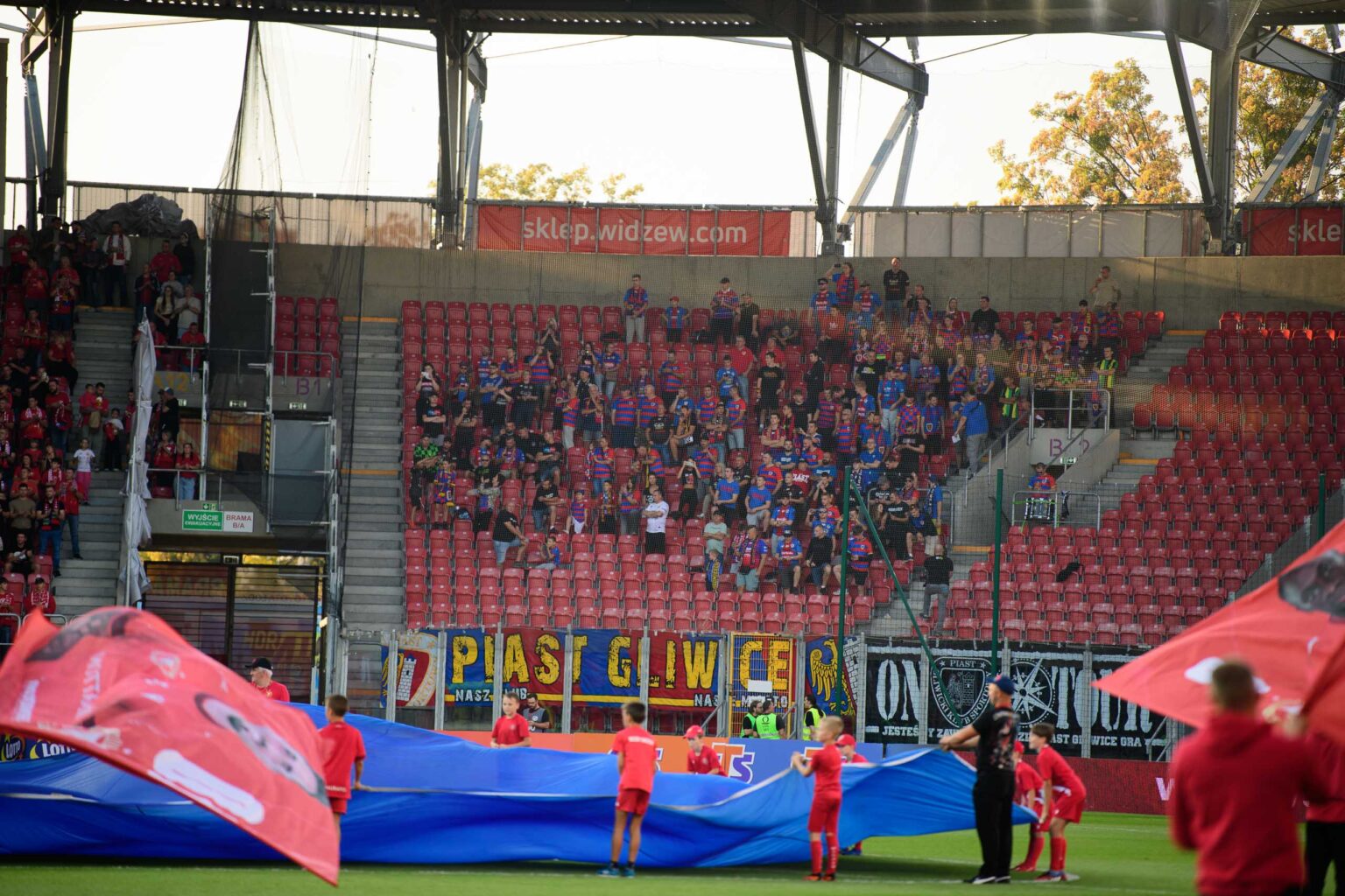 Widzew Lodz vs Piast Gliwice doping Fot Sebastian Szwajkowski 117