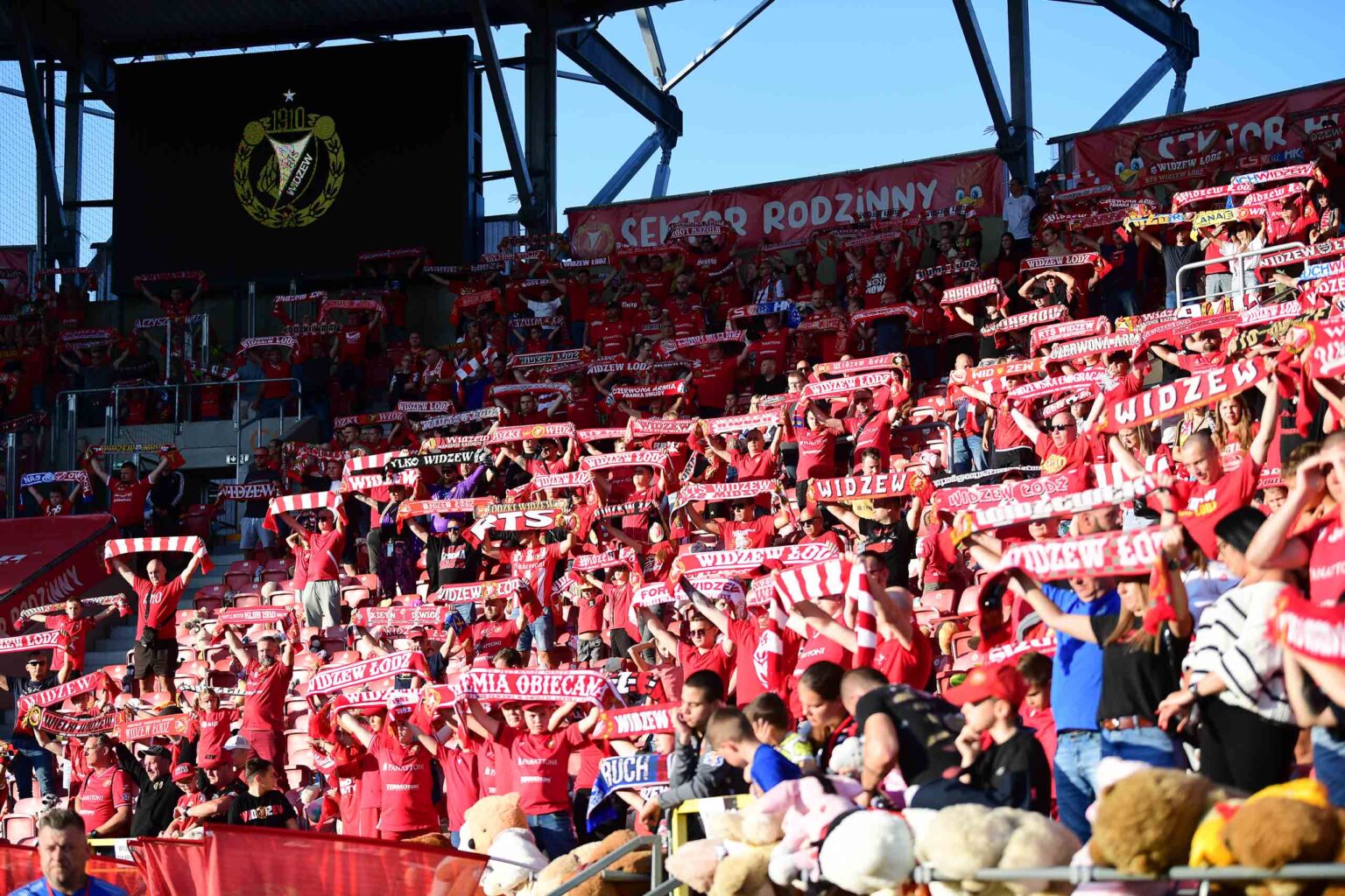 Widzew Lodz vs Piast Gliwice doping Fot Sebastian Szwajkowski 59