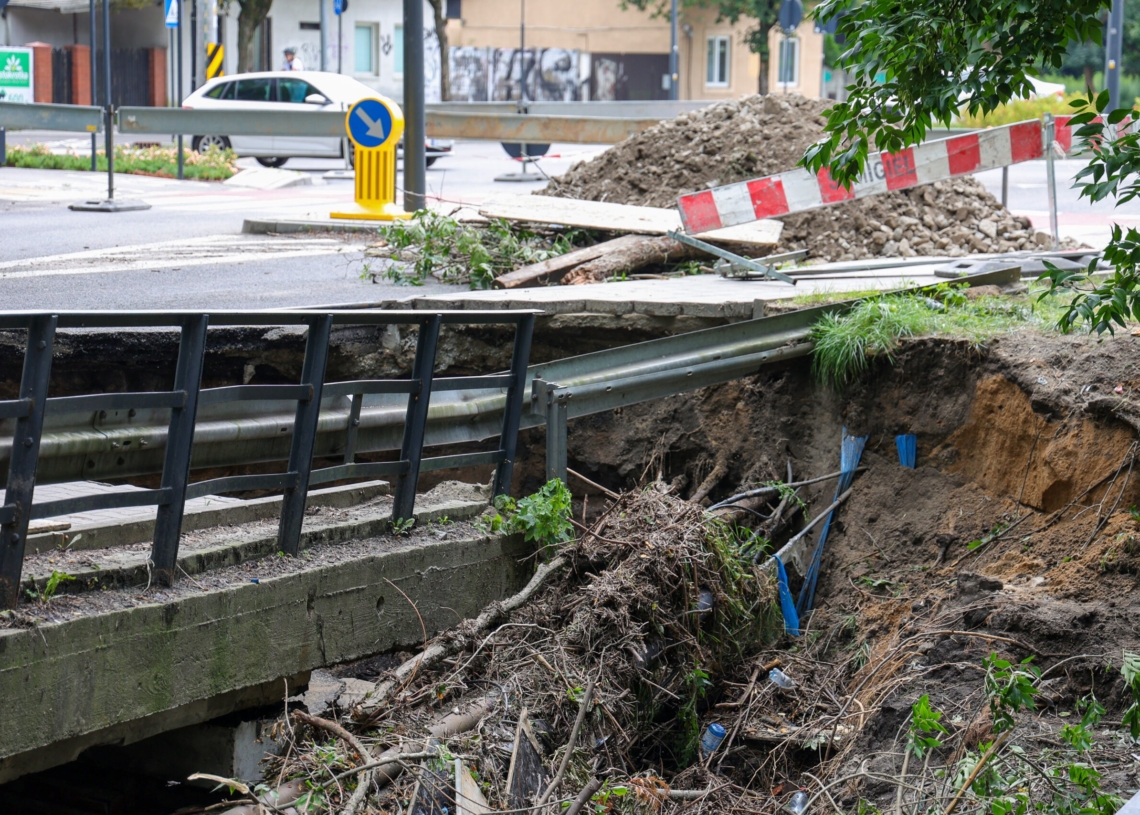 Zawalenie mostu na Siewnej. Radny zarzuca władzom brak współpracy z Radami Osiedli 1 Zawalenie mostu na Siewnej. Radny zarzuca władzom brak współpracy z Radami Osiedli