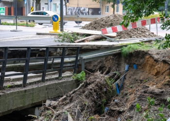 Zawalenie mostu na Siewnej. Radny zarzuca władzom brak współpracy z Radami Osiedli