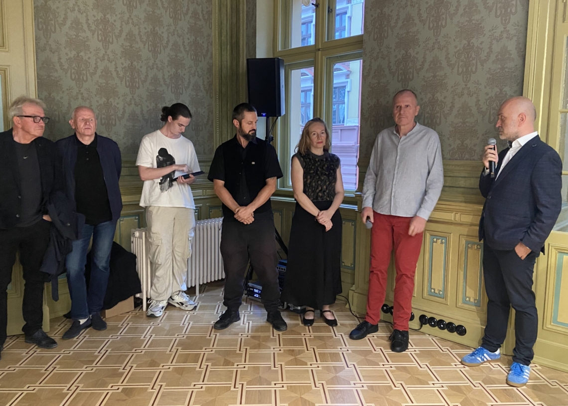 Festiwal Łódź Wielu Kultur. Wystawa „WOJCIECH WILCZYK. (NIE)WIDZIALNE POMNIKI WOLNOŚCI” 1 Festiwal Łódź Wielu Kultur. Wystawa „WOJCIECH WILCZYK. (NIE)WIDZIALNE POMNIKI WOLNOŚCI”