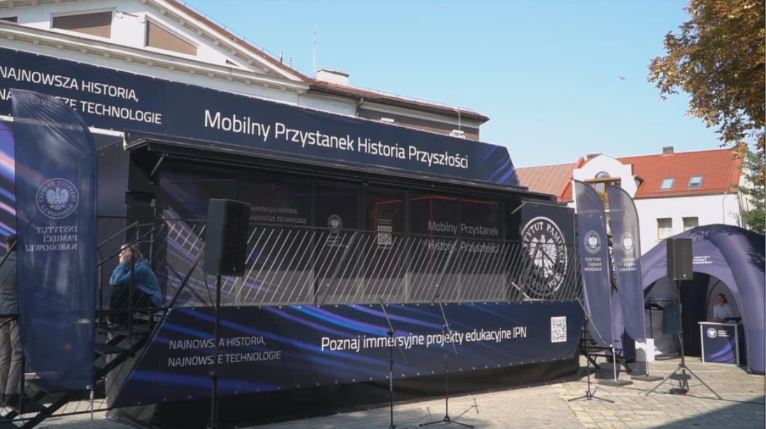 Mobilny Przystanek Historia Przyszłości zawitał do Wielunia 1 Mobilny Przystanek Historia Przyszłości
