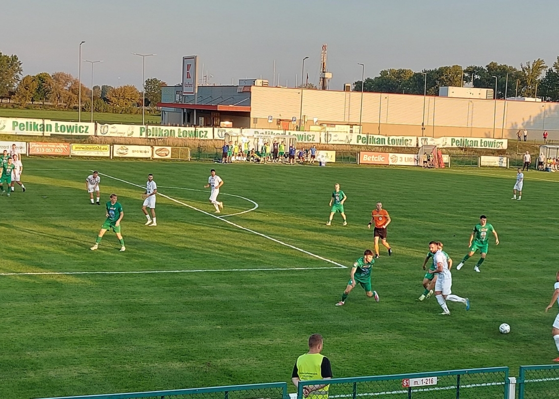 Podsumowanie 9. kolejki III ligi gr. 1. Rozczarowujące derby w Tomaszowie Maz., Warta Sieradz już na podium 1 Podsumowanie 9. kolejki III ligi gr. 1. Rozczarowujące derby, Warta Sieradz już na podium