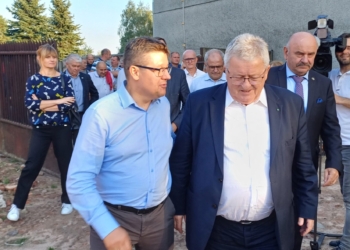 Rolnik ma zapłacić karę i ograniczyć smród z hodowli. Minister obiecał wsparcie, fot. Monika Gosławska