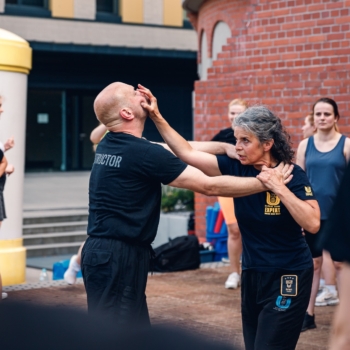 Elina Toneva i krav maga