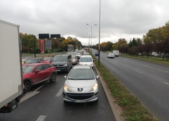Zdarzenie drogowe na Jana Pawła II. Długi korek [ZDJĘCIA]