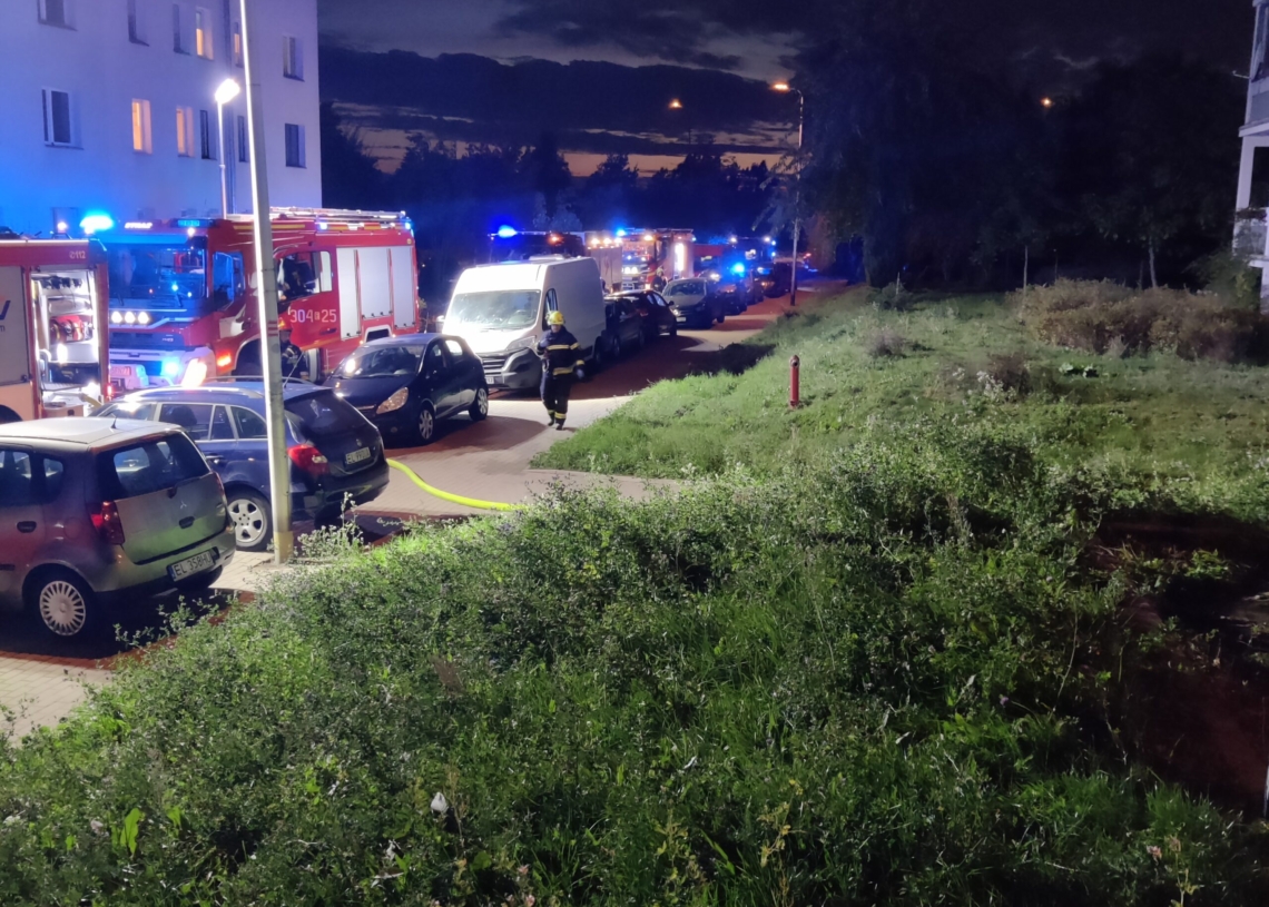 Pożar budynku przy Lodowej w Łodzi. Mieszkańcy ewakuowani