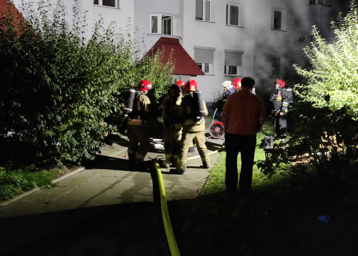 Pożar budynku przy Lodowej w Łodzi. Mieszkańcy ewakuowani