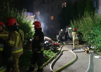 Pożar budynku przy Lodowej w Łodzi. Mieszkańcy ewakuowani