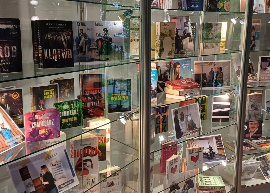 Noc Bibliotek w Radomsku. W planie spotkania m.in. z Jerzym Bralczykiem i Michałem Ogórkiem