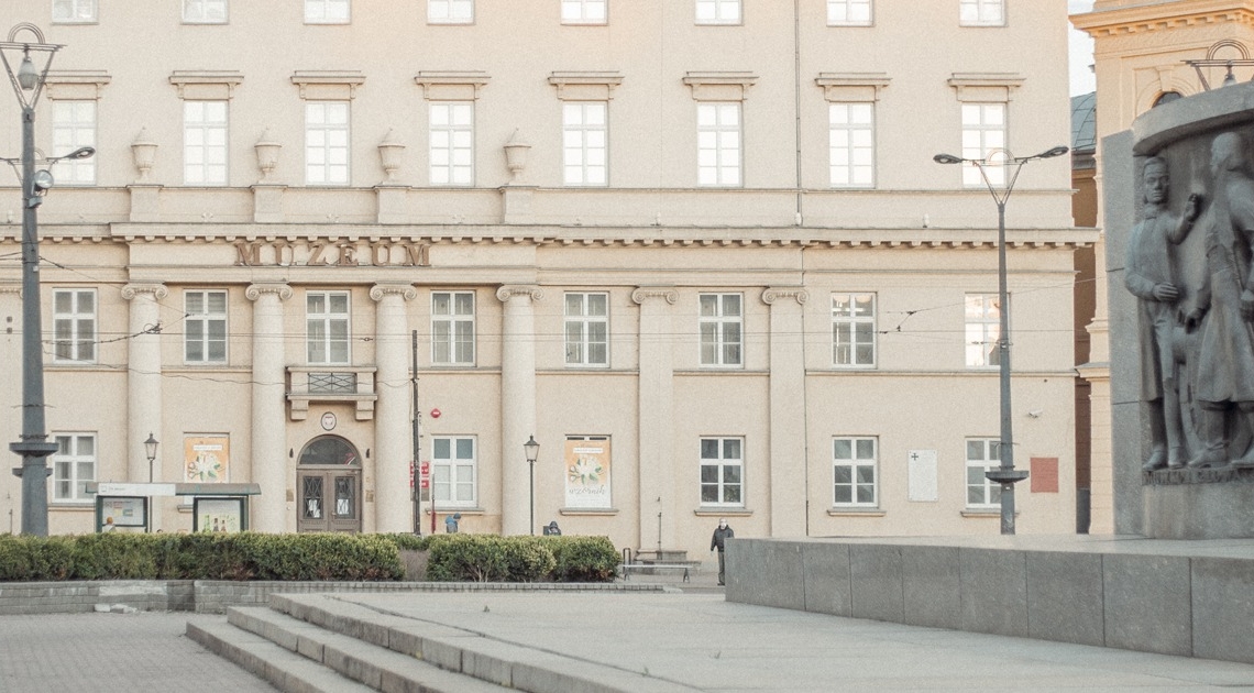 Dookoła nas. Zishe Breitbar jako ikona popkultury
